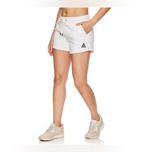 Reebok Women's Warmup Short. Color: grey-white. 💕